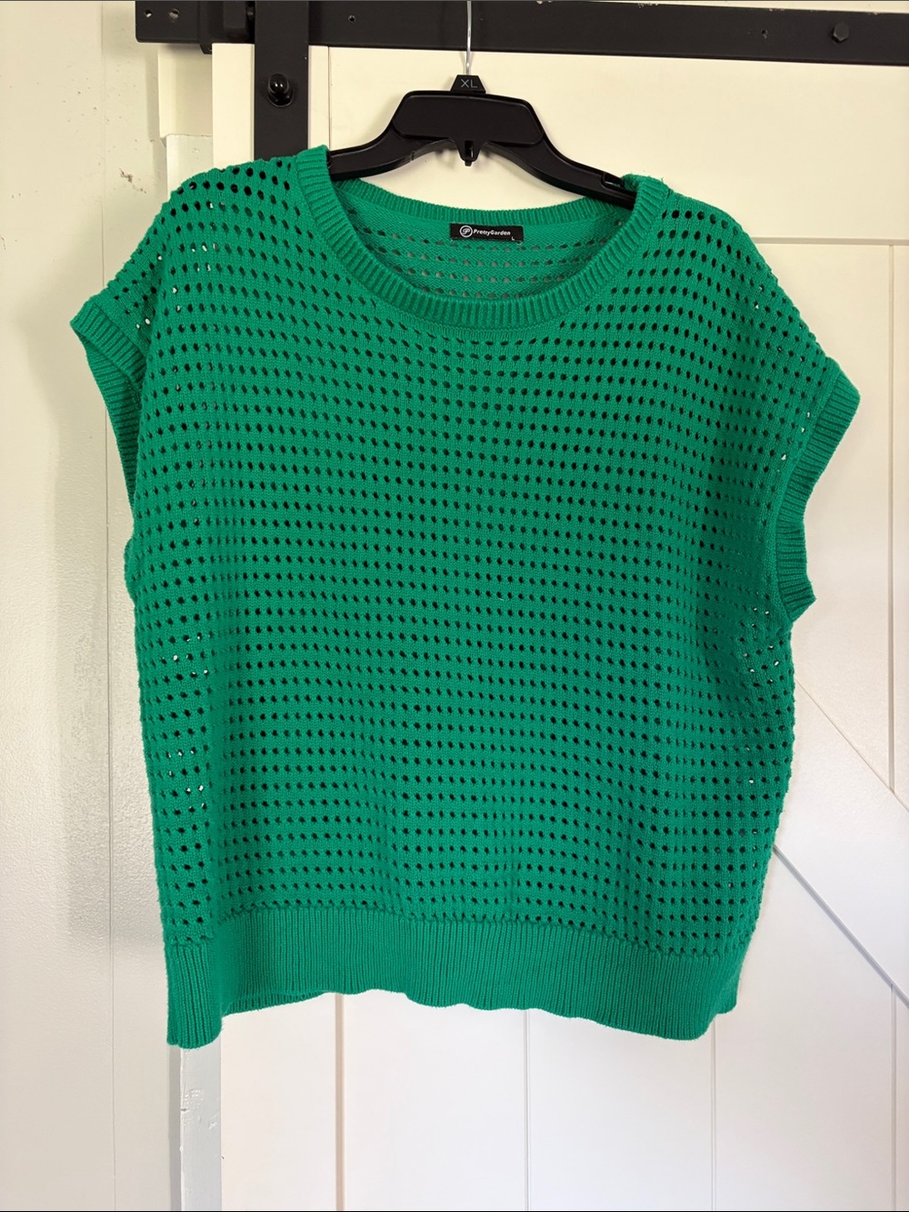 Open-Knit Short Sleeve Crewneck Sweater in Green